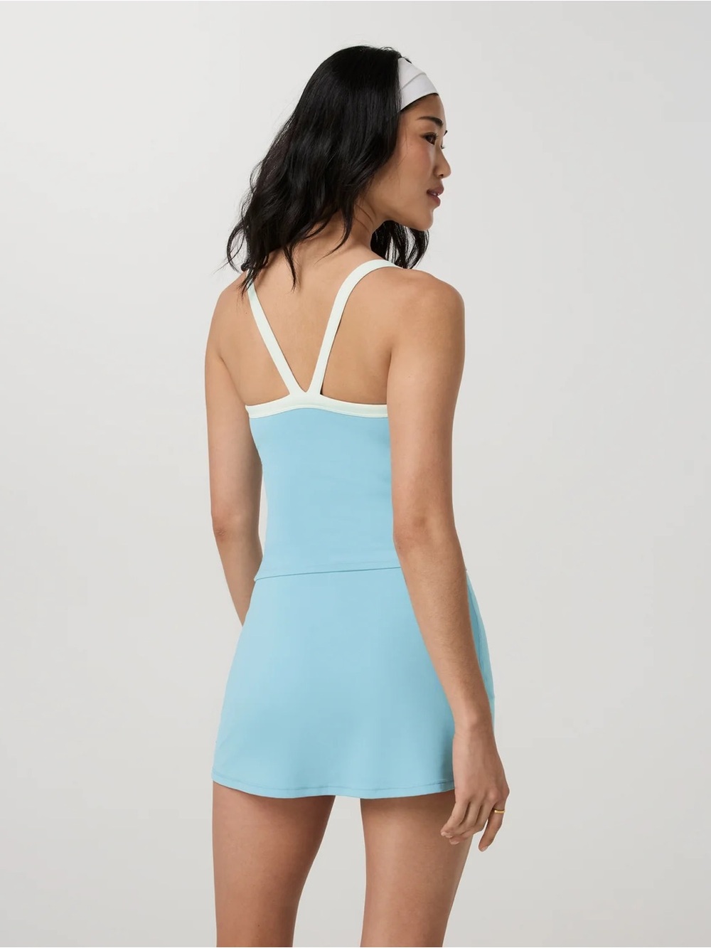 Vuori V Neck Tank NWT - Picture 2 of 4